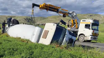 Diyarbakır Silvan'da beton mikseri devrildi : Sürücü yaralandı