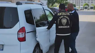 Antalya’da 410 bin liralık ziynet eşyası hırsızlığı : Şüpheli tutuklandı