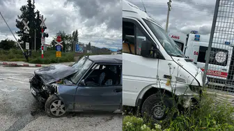 Burdur'da okul servisi ile otomobil çarpıştı : 7 yaralı
