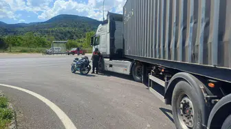 Bilecik'te tır ile motosiklet çarpıştı : Kazada 1 kişi yaralandı