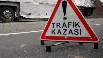 Ankara'da otomobil tıra çarptı : Sürücü yaralandı