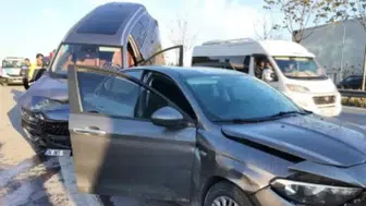 Kartal'da 4 araçlı zincirleme trafik kazası : 5 yaralı