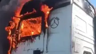 Eyüpsultan'da seyir halindeki tır alev alev yandı