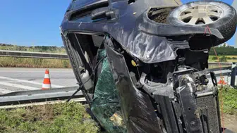 Samsun'da takla atan araç kanala düştü : 3 kişi yaralandı
