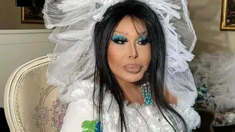 Diva Müzikali geliyor : Bülent Ersoy'un hayatı sahneye taşınıyor