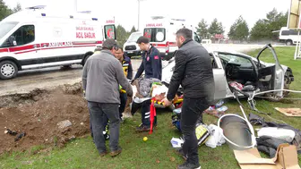 Kastamonu'da kaza : Kontrolden çıkıp takla atan otomobildeki yaşlı çift yaralandı