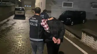 Samsun'da onlarca yıl hapis cezası bulunan 2 firari yakalandı