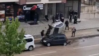 Bursa Yıldırım'da kontrolden çıkan otomobil takla attı