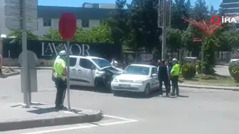 Batman'da iki araç çarpıştı : 3 kişi yaralandı
