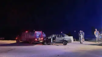 Tokat Zile'de otomobiller çarpıştı : 5 yaralı