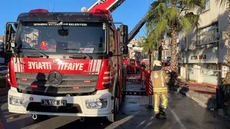 Eyüpsultan’da çatı tamiri sonrası yangın : Daire küle döndü
