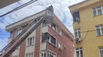 Sultangazi'de bir şahıs annesini rehin aldı