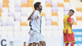 Bursaspor'da kaptan Muhammet Demir ile yollar ayrıldı