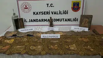 Kayseri’de jandarmadan tarihi eser operasyonu : Papirüs ve heykeller ele geçirildi