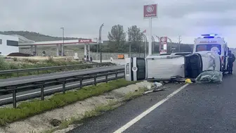 Eskişehir'de kontrolden çıkan araç yan yattı : 4 yaralı