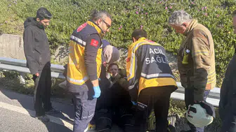 Bakırköy'de motosiklet kamyonete çarptı : 1 yaralı