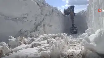Şırnak Beytüşşebap'ta yol çalışmaları : Karlı yollar açılıyor