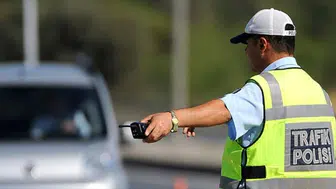 Aydın'da nisan ayı trafik denetimi : 25 bin sürücüye cezai işlem