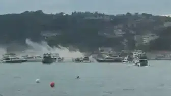 Bebek Sahili'nde bir teknede yangın çıktı