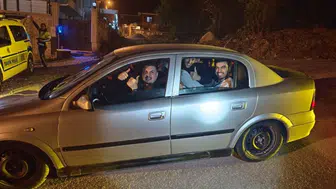 Kütahya'da akılalmaz olay : 5 kişilik araçtan 8 öğrenci çıktı