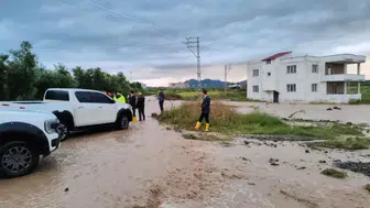 Hatay'da sağanak yağış derelerin taşmasına neden oldu