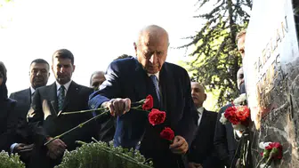 MHP Genel Başkanı Bahçeli, Türkeş'in kabrini ziyaret etti