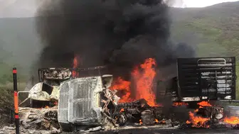 Bitlis’te iki tır kafa kafaya çarpıştı: 2 ölü
