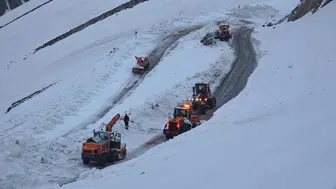 Van'da 5 aydır kapalı olan Bahçesaray yolu bugün açılıyor : Gözler çığ komisyonunda