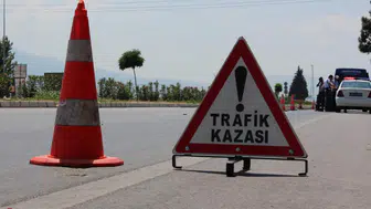 Çorum'da iki otomobil kavşakta çarpıştı : 7 yaralı