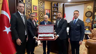 Samsun heyeti, MHP lideri Bahçeli'yi ziyaret etti