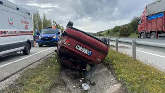 Çorum'da kontrolden çıkan otomobil takla attı : 5 yaralı