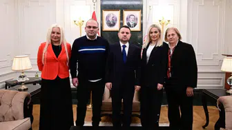 Bakan Gürlek, Çağla Tuğaltay’ın ailesiyle bir araya geldi