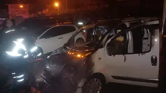 Batman'da park halindeki araç yandı