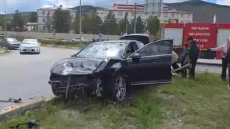 Erzincan'da iki otomobilin çarpıştığı kazada 6 kişi yaralandı