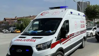 Elazığ'da otomobil ile ticari araç çarpıştı : 4 yaralı