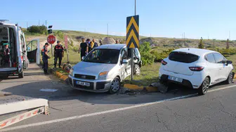Kayseri’de iki otomobil çarpıştı : 1’i ağır 6 kişi yaralandı
