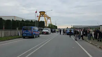 Sakarya'da konveyör bant üretilen fabrikada patlama