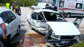 Kastamonu'da iki otomobil çarpıştı : 8 yaralı