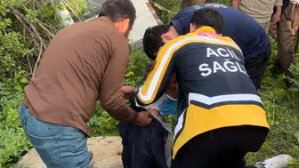 Hakkari'de minibüs yoldan çıktı, 3 kişi yaralandı