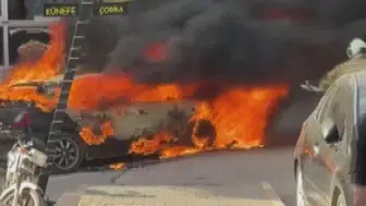 Hatay'da park halindeki otomobil alev topuna döndü