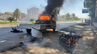 Diyarbakır’da seyir halindeki kamyonet alev aldı : Sürücü son anda kurtuldu