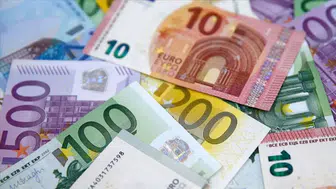 Euro 53 lira sınırını aşarak tarihi rekorunu tazeledi