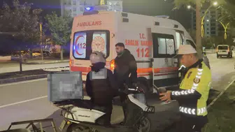Aksaray'da kaza : Otomobil sürücüsü motosiklete çarpıp kaçtı