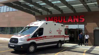 Düzce'de trafik kazası : Kontrolden çıkan otomobil EDS direğine çarptı