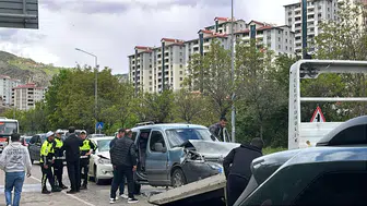 Gümüşhane’de zincirleme trafik kazası : 4 yaralı