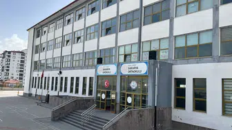 Niğde’de 27 öğrenci yedikleri yemekten sonra hastaneye kaldırıldı