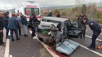 Çankırı'da panelvan ile otomobil çarpıştı : 3 ölü, 5 yaralı