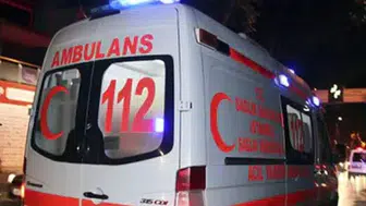 Mersin Tarsus'ta otomobil traktörle çarpıştı : 1 ölü, 1 yaralı