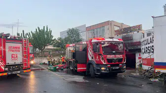 Başakşehir'de yangın : 8'inci saatte kontrol altına alındı