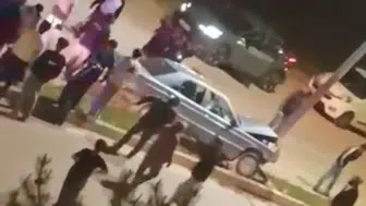 Elazığ'da kontrolden çıkan otomobil direğe çarptı : Sürücü yaralandı